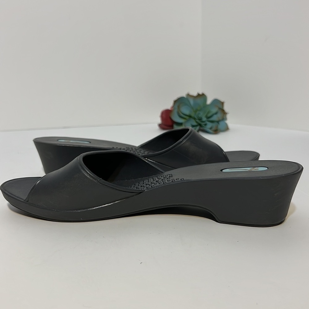 OKA Bee Womens Comfort Beach Sandals Size 9 - Picture 4 of 9